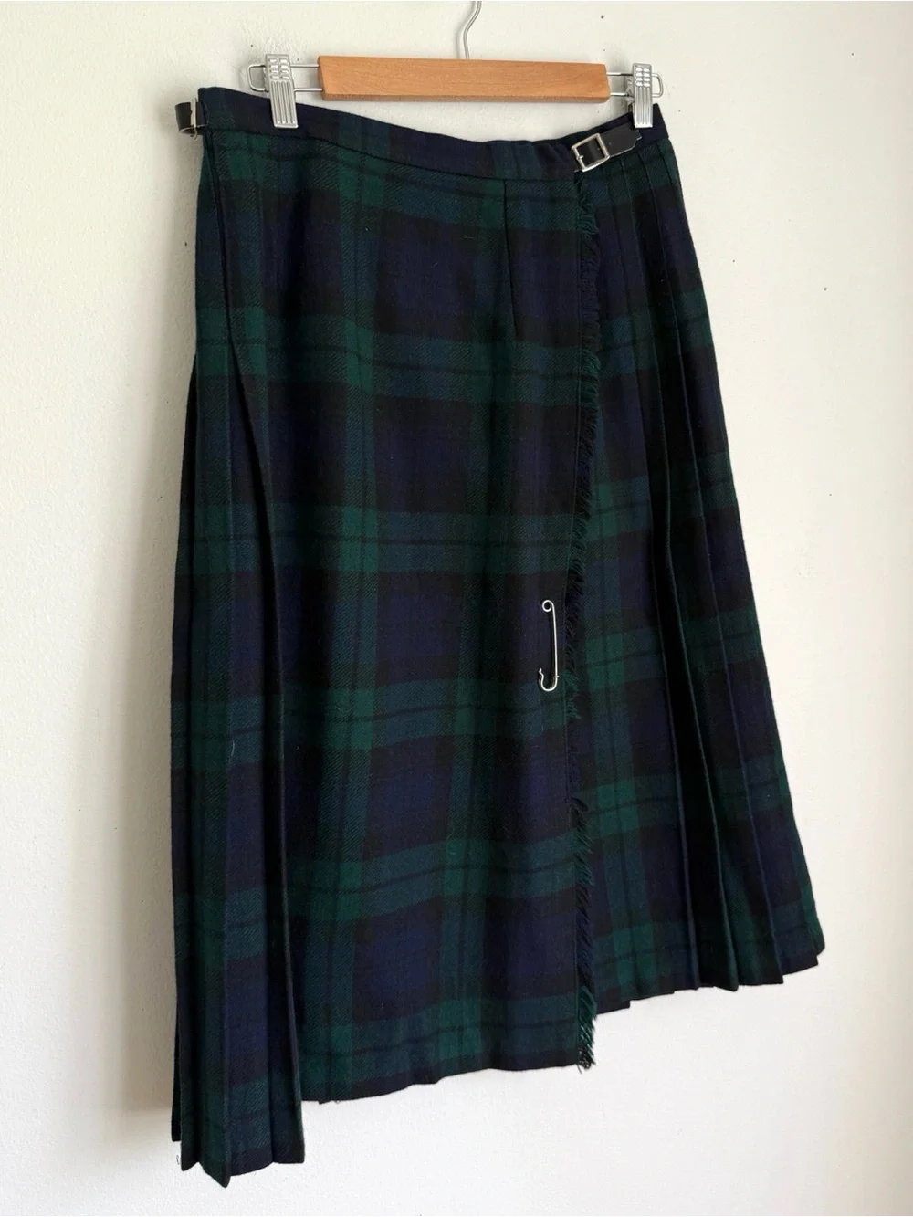 O’Neil Dublin 100% Worsted Wool Regular Kilt in Navy Blue and Green Plaid